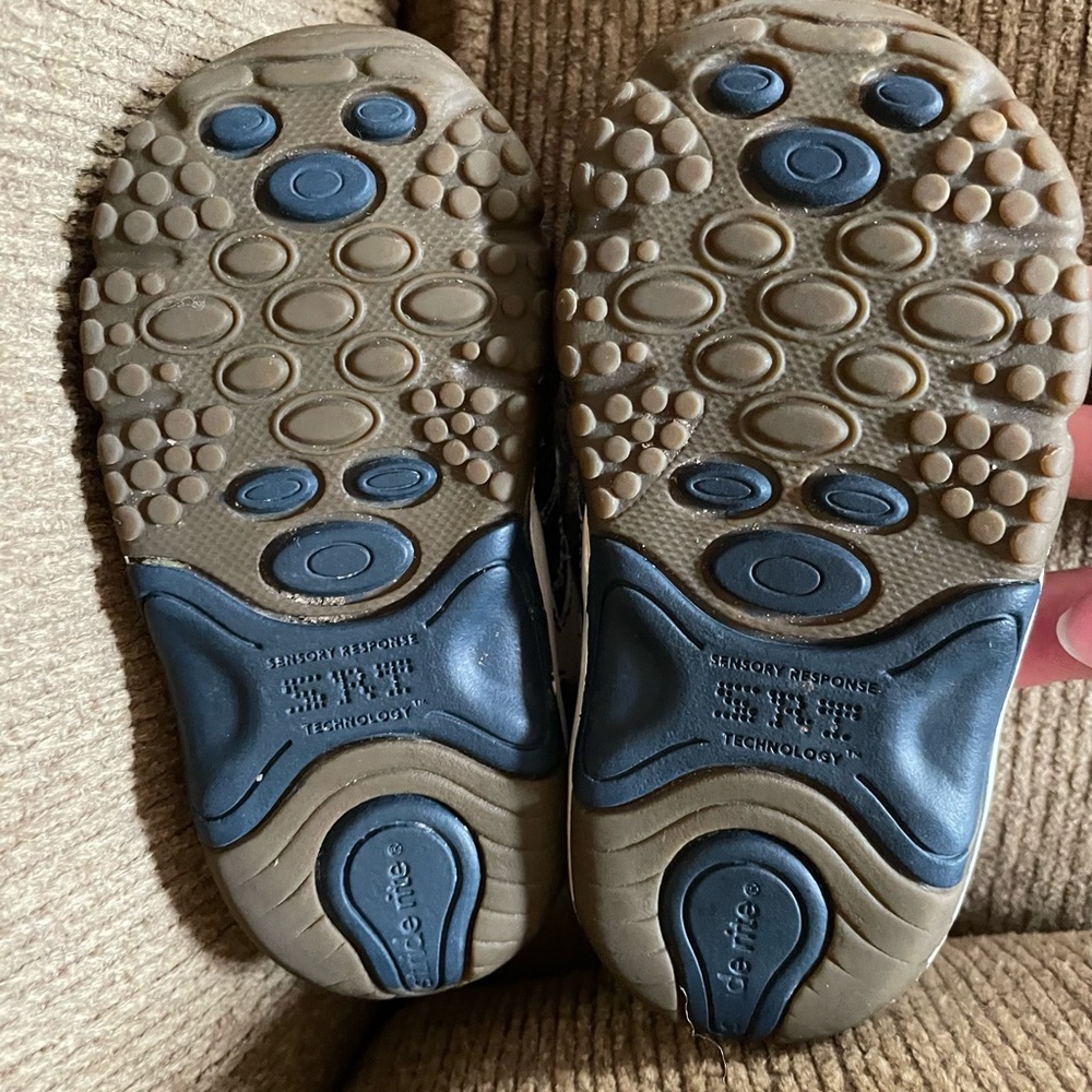 Stride Rite toddler boys’ Xavier size 4.5 W dark blue & white sneakers - Picture 7 of 8